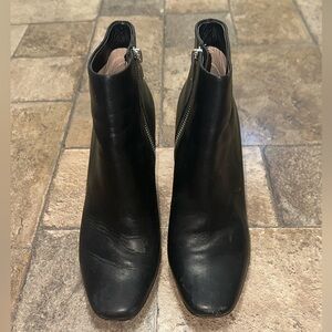 Pour la Victoire Leather heel bootie Size 7.5